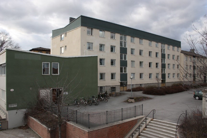 Fastighet med fyra våningsplan på Norra Bangatan 1