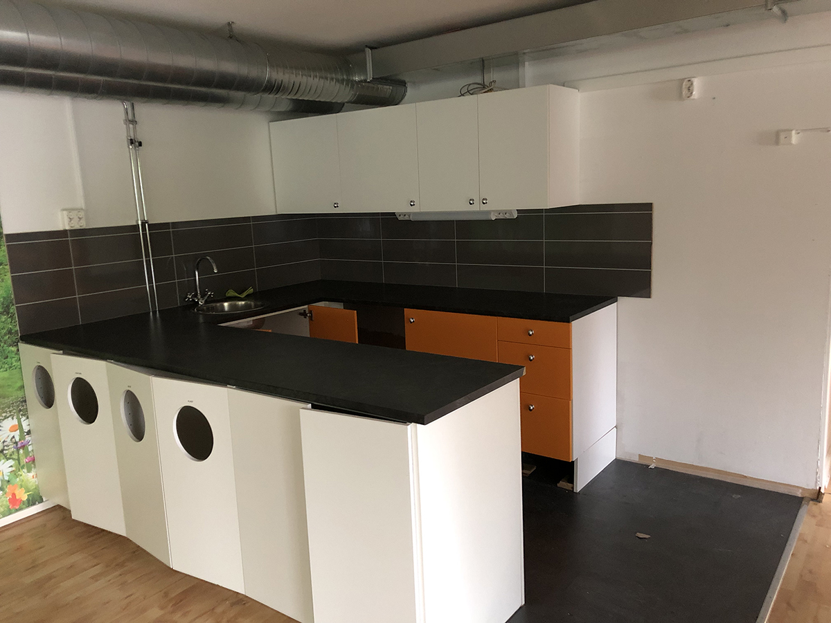 Köksdel i lokal på Landbotorpsallén 7